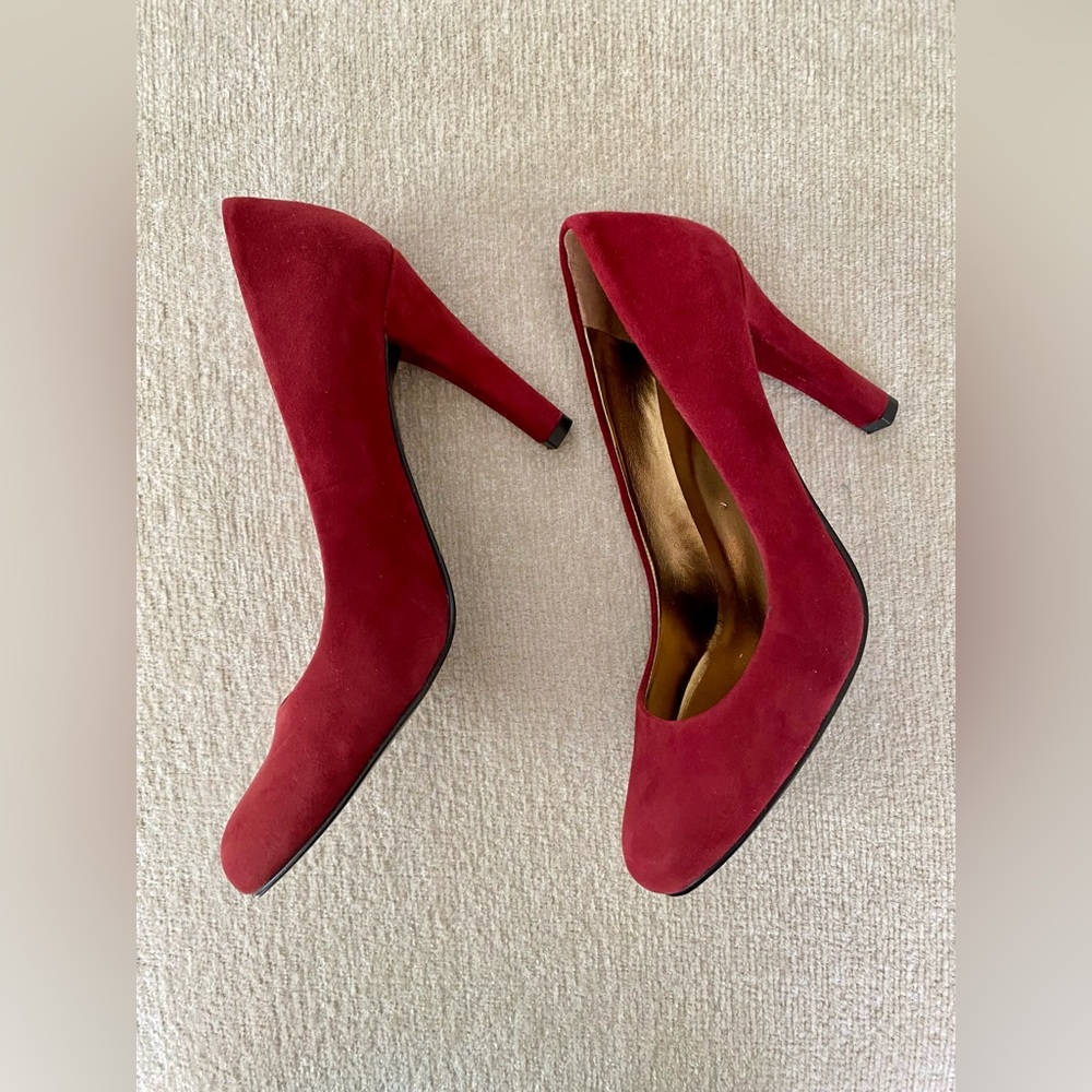 Beautiful Ralph Lauren dark red suede shoes 3 1/2” heel - Picture 4 of 6